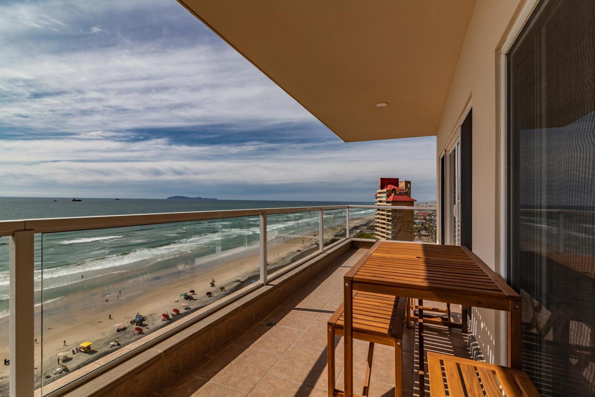 Rosarito Beach Luxury Beachfront Walk 2 Papas & Beer Apartment Екстериор снимка